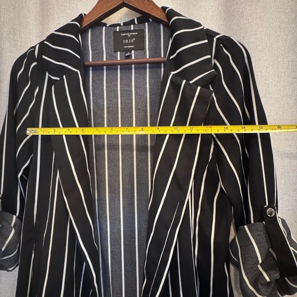 Woman’s Iris Black and White Striped Blazer Size Small - Picture 6 of 12